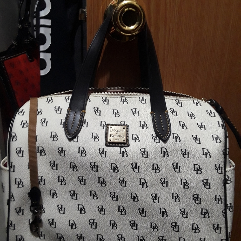 D&B Olivia Gretta Satchel